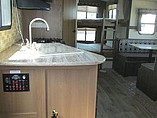 2015 Cruiser RV Radiance Photo #9