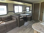 2015 Cruiser RV Radiance Photo #9