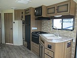 2015 Cruiser RV Radiance Photo #11