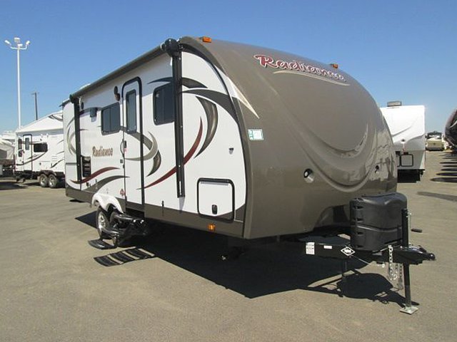 2015 Cruiser RV Radiance Photo