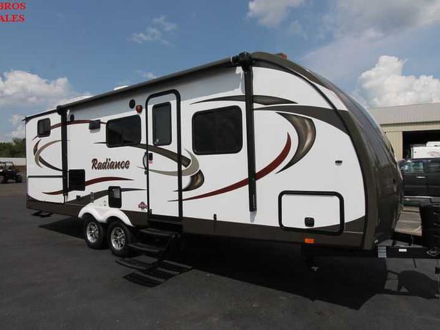 2015 Cruiser RV Radiance Photo