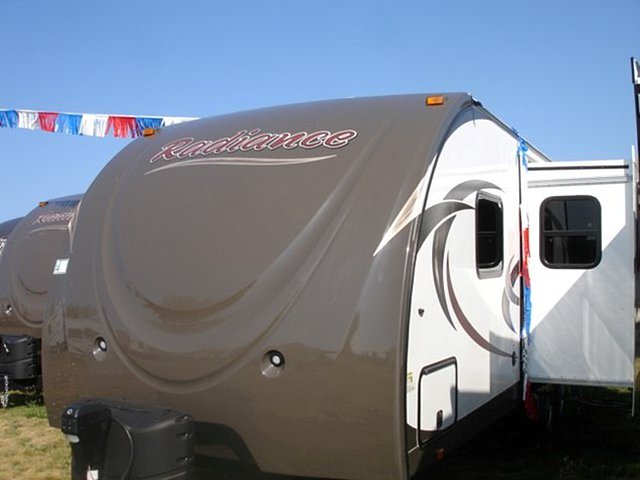 2015 Cruiser RV Radiance Photo