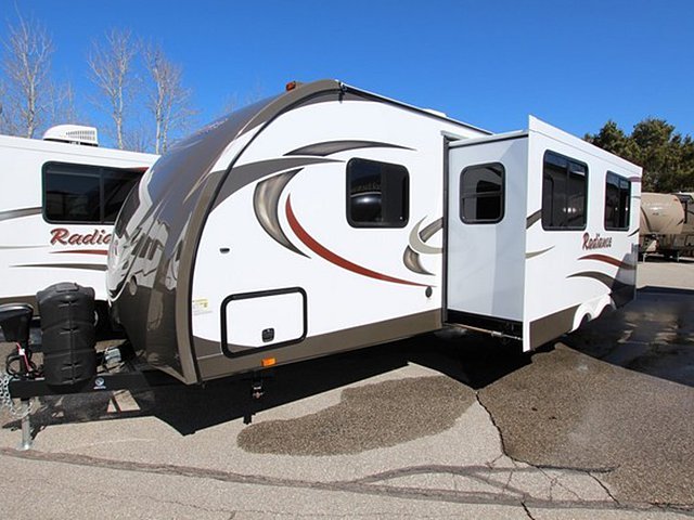 2015 Cruiser RV Radiance Photo