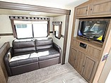 2015 Cruiser RV Radiance Photo #7