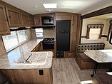 2015 Cruiser RV Radiance Photo #9