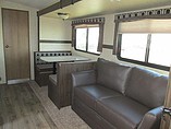 2015 Cruiser RV Radiance Photo #8