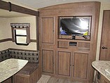 2015 Cruiser RV Radiance Photo #10