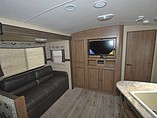 2015 Cruiser RV Radiance Photo #8