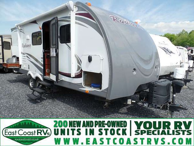2013 Cruiser RV Radiance Photo