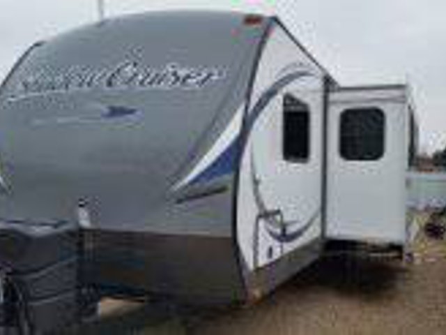 2014 Cruiser RV Shadow Cruiser Photo