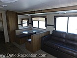 2015 Cruiser RV Shadow Cruiser Photo #13