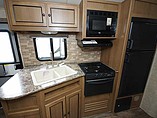 2016 Cruiser RV Shadow Cruiser Photo #12