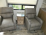 2015 Cruiser RV Shadow Cruiser Photo #13