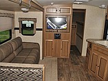 2015 Cruiser RV Shadow Cruiser Photo #5