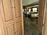 2015 Cruiser RV Shadow Cruiser Photo #10
