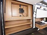 2015 Cruiser RV Shadow Cruiser Photo #5