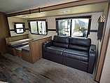 2015 Cruiser RV Shadow Cruiser Photo #7