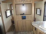 2015 Cruiser RV Shadow Cruiser Photo #10