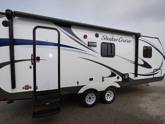 2015 Cruiser RV Shadow Cruiser Photo