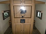 2015 Cruiser RV Shadow Cruiser Photo #12