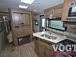 2016 Cruiser RV Viewfinder Signature Photo #8