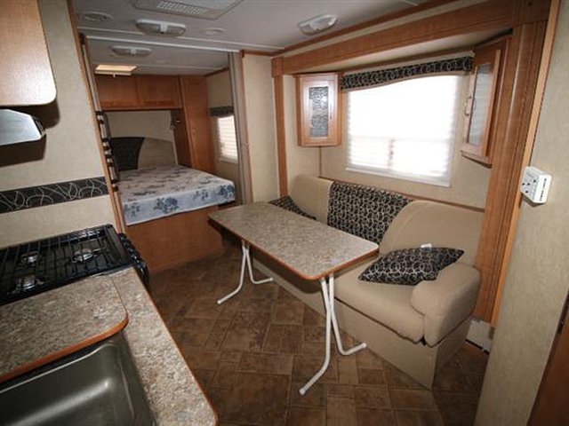 2009 Cruiser RV Viewfinder Photo