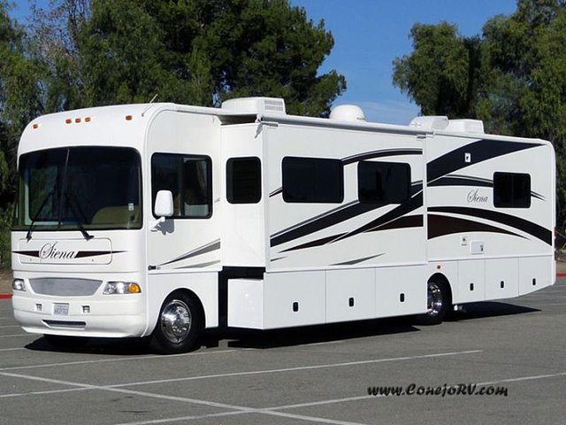 08 CT Coachworks Siena