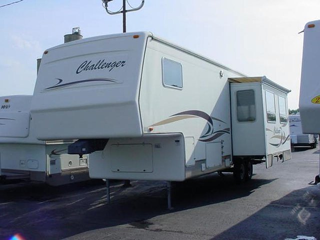 2000 Damon Challenger Photo