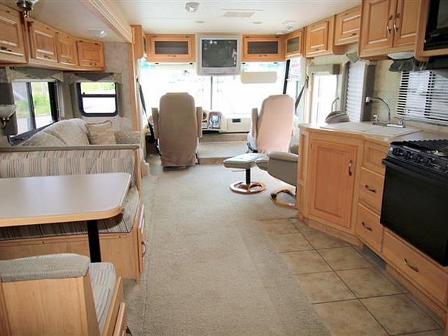 2006 Damon Challenger Photo