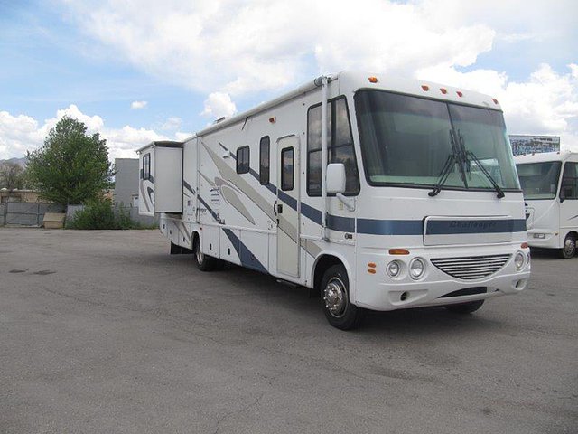 2004 Damon Challenger Photo