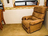2004 DRV Mobile Suites Photo #6