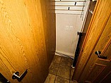 2004 DRV Mobile Suites Photo #22