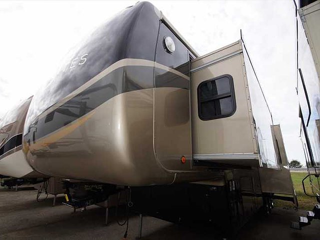 2013 DRV Mobile Suites Photo
