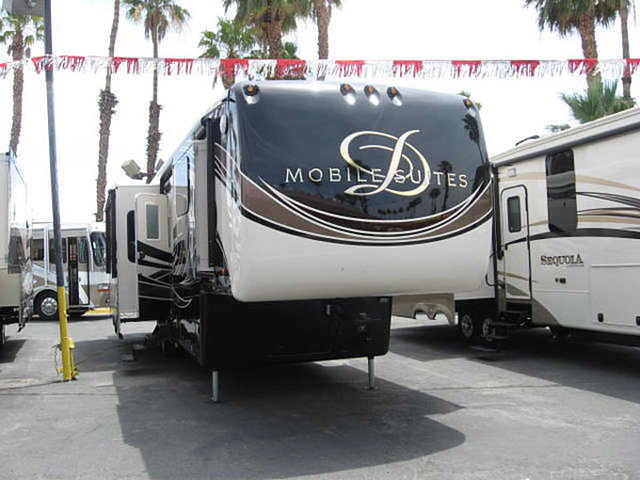16 DRV Mobile Suites