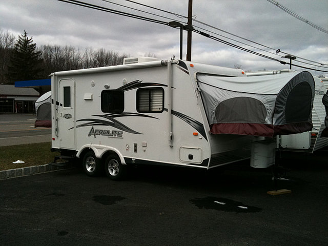 11 Dutchmen Aerolite