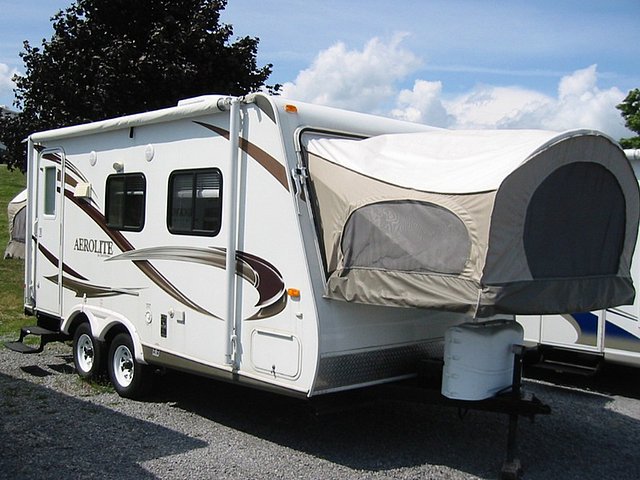 2011 Dutchmen Aerolite Photo