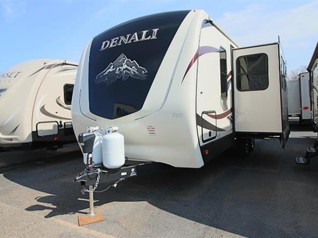 2015 Dutchmen Denali Photo