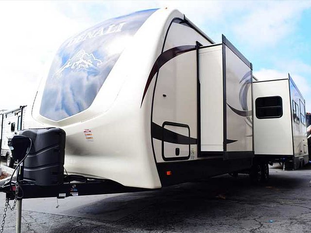 2016 Dutchmen Denali Photo