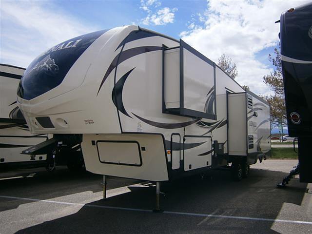 2016 Dutchmen Denali Photo
