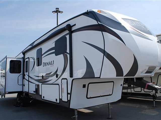 2015 Dutchmen Denali Photo