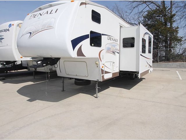 2009 Dutchmen Denali Photo