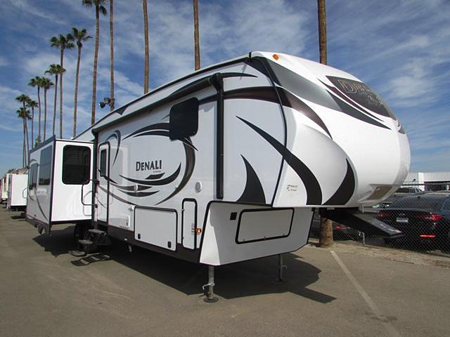 2015 Dutchmen Denali Photo