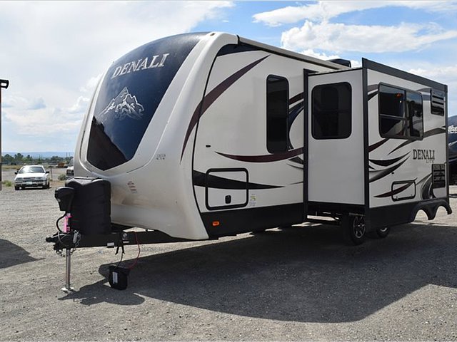 2016 Dutchmen Denali Lite Photo