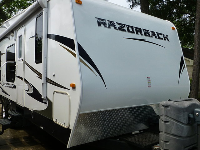 13 Dutchmen Razorback