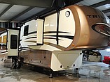 2014 Dynamax Trilogy Touring Photo #2