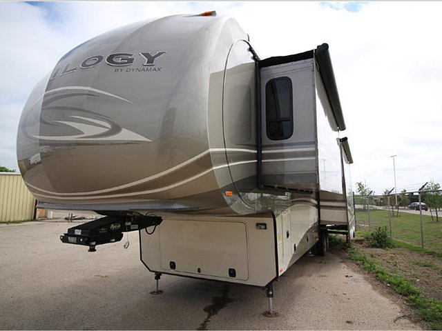 2015 Dynamax Trilogy Photo