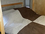 2006 Fleetwood American Revolution Photo #11