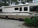 1999 Fleetwood Bounder Photo #2
