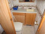 2000 Fleetwood Bounder Photo #10