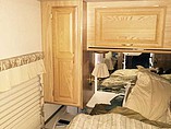 2001 Fleetwood Bounder Photo #10